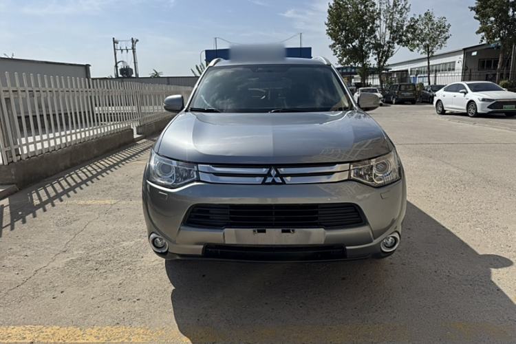 Used Mitsubishi Outlander 2014 2.4L 4x4 Deluxe Value Edition 5 Seats
