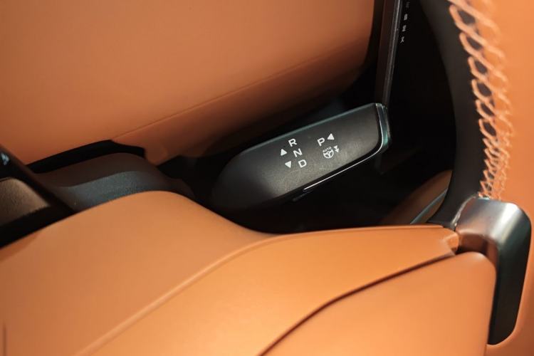 Used  E07 2025 All-Electric 4x4 90kWh Ultra High-Performance Edition