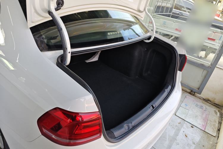 Used Volkswagen Lavida 2017 1.6L Automatic Fashion Edition
