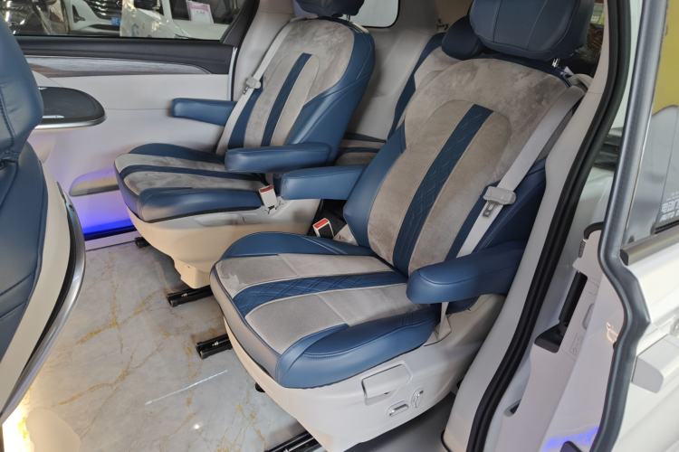 Used Buick GL8 2023 ES Lu Zun Deluxe and Yue Edition
