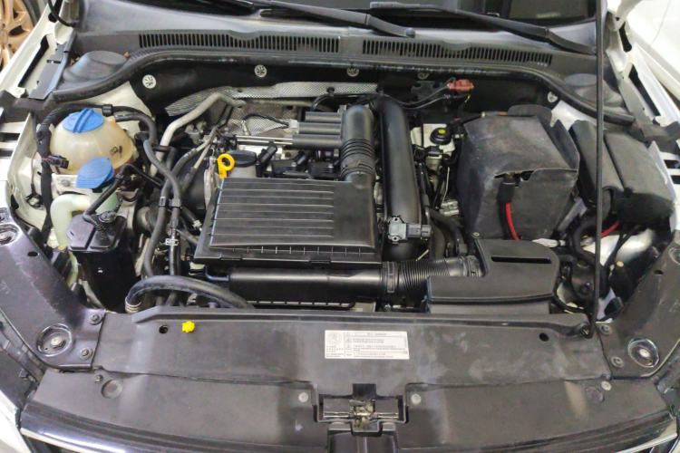 Used Volkswagen Sagitar 2015 230TSI Automatic Comfort Version
