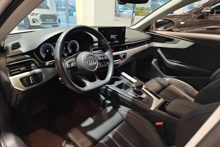 Used Audi A4L 2022 40 TFSI Luxury Dynamic Model
