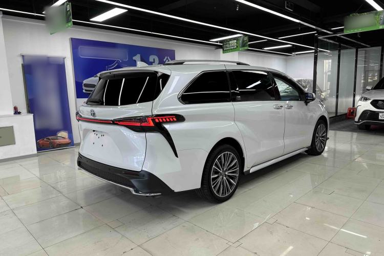 Used Toyota Granvia 2023 2.5L Hybrid Comfort Edition