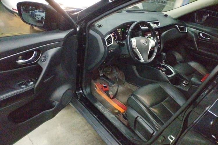 Used Nissan X-Trail 2016 2.0L CVT Smart Enjoyment Version 4WD