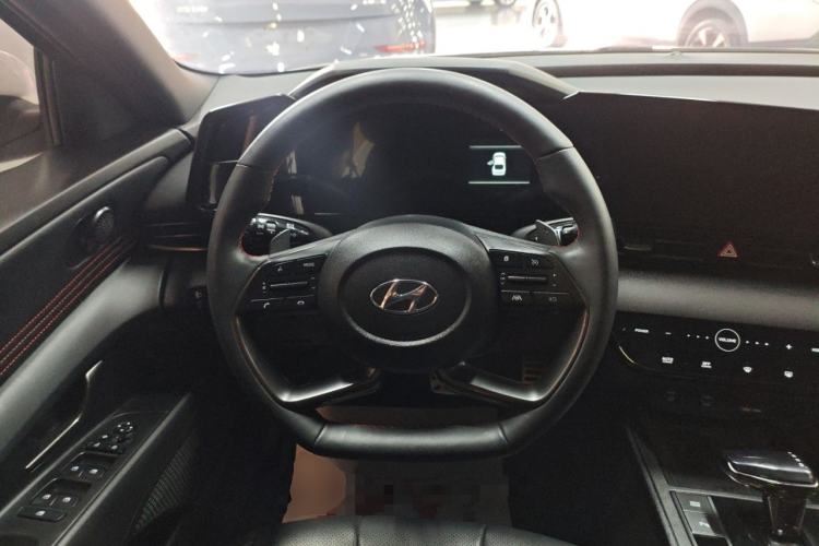 Used Hyundai Elantra 2022 240TGDi DCT LUX Prestige Edition