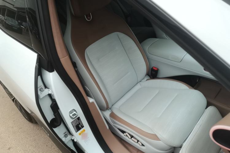 Used  07 2024 Max Extended-Range Edition