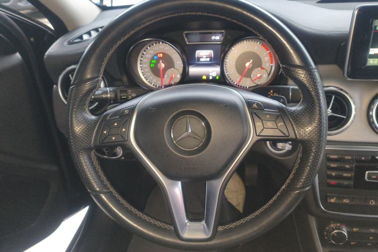 Used Mercedes-Benz GLA 2015 GLA 220 4MATIC Fashion Model