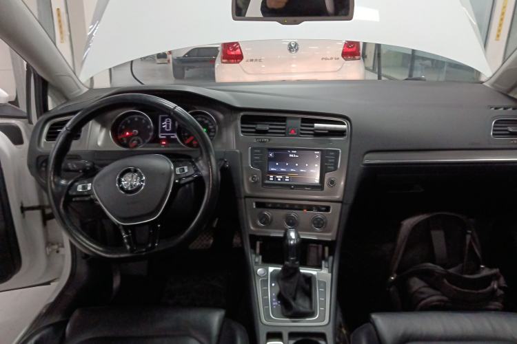 Used Volkswagen Golf 2015 1.4TSI Automatic Luxury Model
