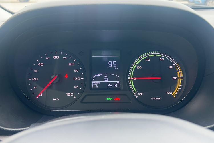 Used Roewe Clever 2021 302 km New Four-Seater Super-Efficient Version
