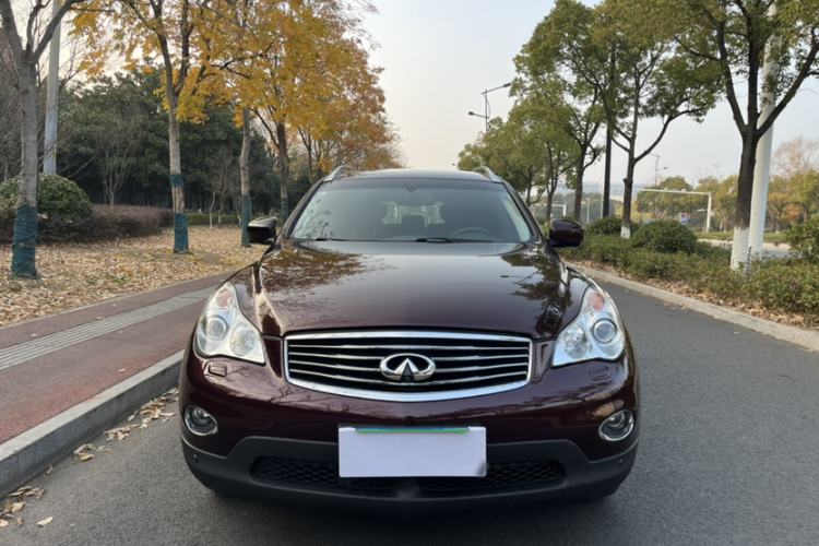 Used Infiniti QX50 2013 2.5L Two-Wheel-Drive Elegant Edition
