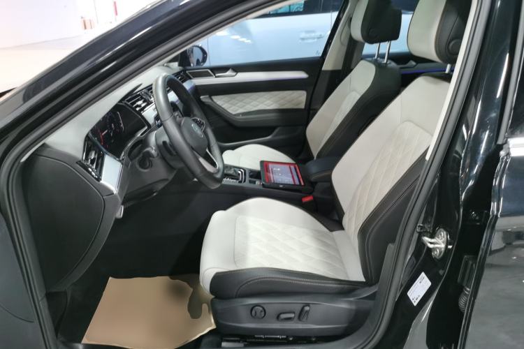 Used Volkswagen Magotan 2023 2 Million Units Commemorative Edition 330TSI DSG Luxury Version