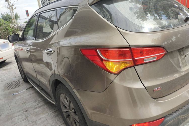 Used Hyundai Santa Fe 2013 2.4L Automatic Two-Wheel Drive Smart Version
