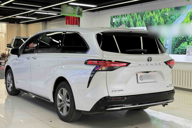 Used Toyota Sienna 2024 2.5L Hybrid Four-Wheel Drive Prestige Edition
