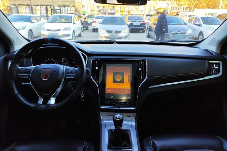 Used Roewe RX5 2019 20T Two-Wheel Drive Manual 4G Connect Platinum Edition
