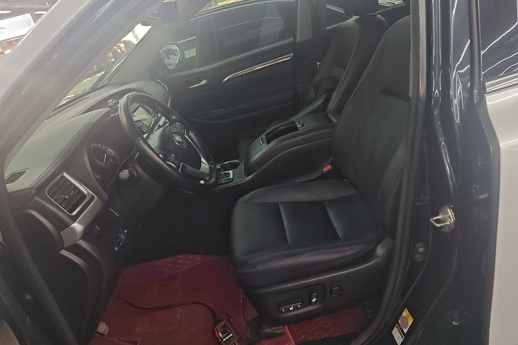 Used Toyota Highlander 2018 2.0T Four-Wheel Drive Luxury Edition 7 Seats China V Emission Standard
