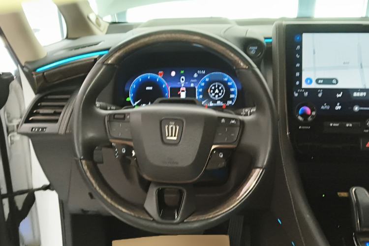 Used Toyota Vellfire 2024 Crown Dual-Engine 2.5L Ultimate Edition
