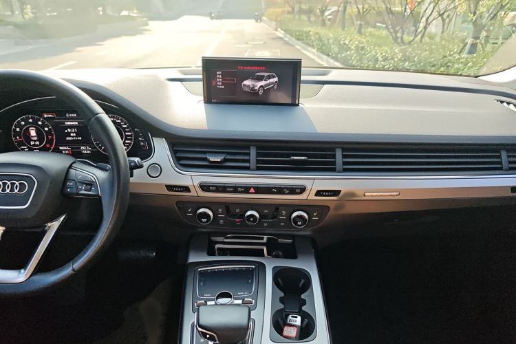 Used Audi Q7 2019 45 TFSI Comfort Model
