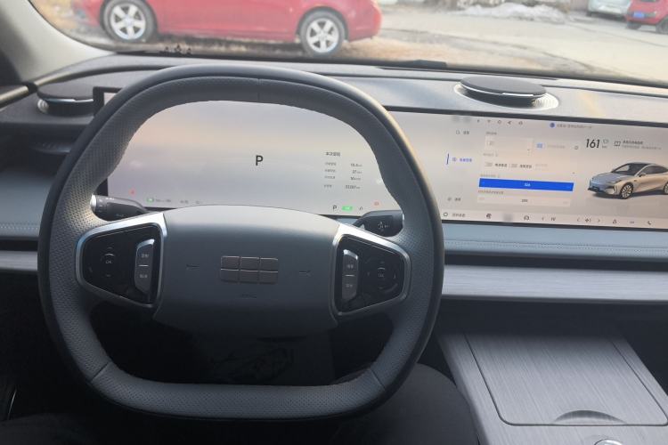 Used  E8 2024 550 km Range Rear-Drive Dragon Edition
