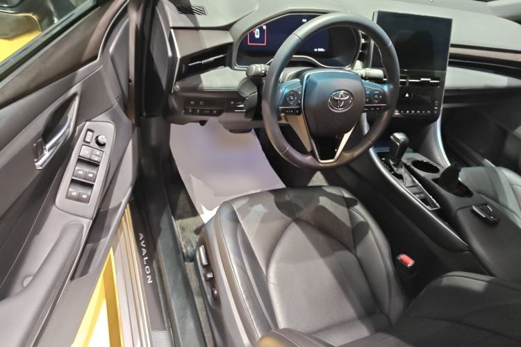 Used Toyota Avalon 2022 2.0L XLE Premium Edition
