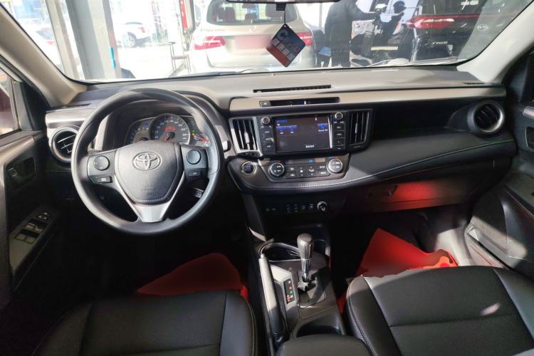 Used Toyota RAV4 2016 2.0L CVT Two-Wheel Drive Comfort Edition China V Standard