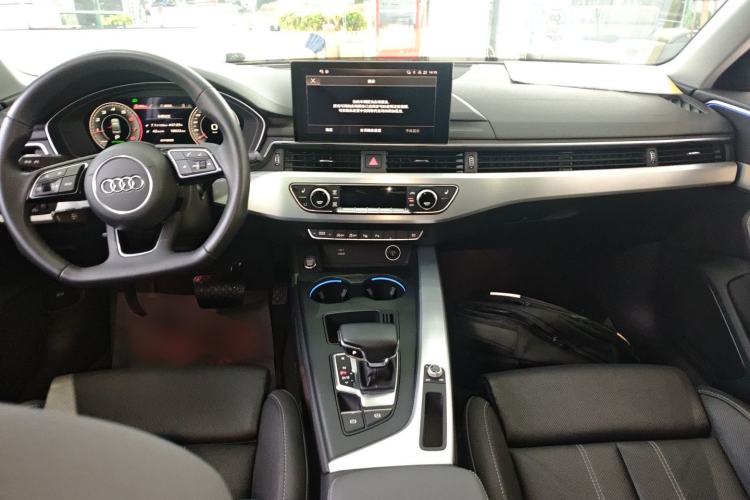 Used Audi A4L 2022 40 TFSI Luxury Dynamic Model