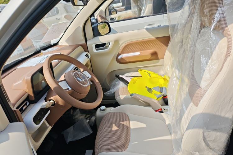 Used Wuling Hongguang MINIEV 2024 3rd Generation 215km Youth Edition
