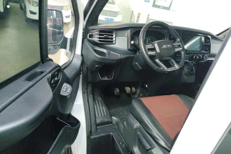 Used JMC Fushun 2022 2.0T Manual Multi-Function Passenger Vehicle Mid-Range High Roof 6-7 Seats

