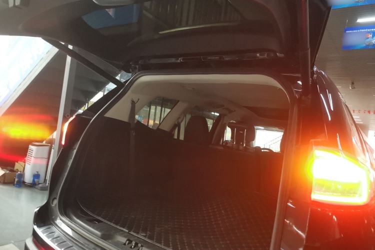 Used Ford Edge 2018 EcoBoost 245 Two-Wheel-Drive Titanium 7-Seater China VI Standard