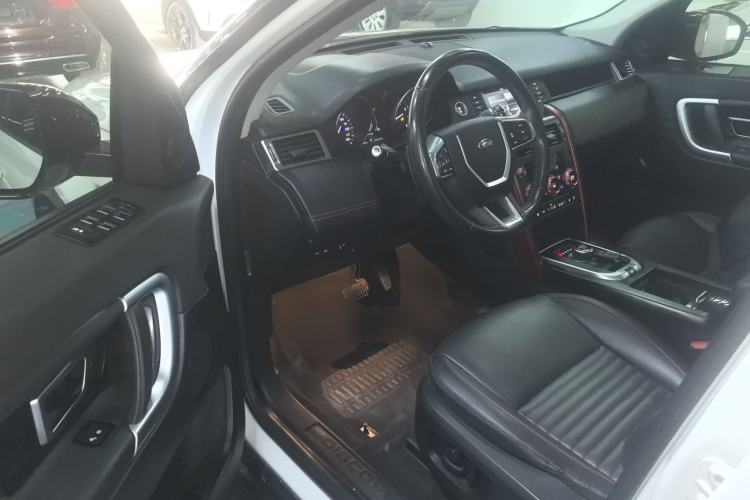 Used Land Rover Discovery Sport 2019 240 PS SE Dynamic Version China VI Standard
