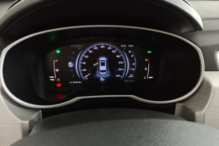 Used Geely Auto Emgrand X7 Sport 2018 1.8TD Automatic Two-Wheel Drive Smart Connect 4G Internet Edition
