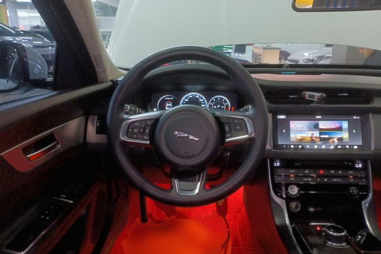 Used Jaguar XFL 2018 XFL 2.0T 250 PS Luxury Edition