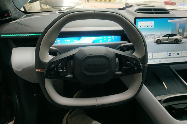 Used Lynk & Co Z10 2025 95 kWh 702 km All-Wheel Drive Intelligent Driving Ultra
