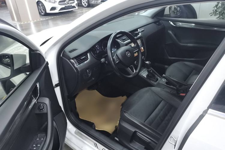 Used Skoda Octavia 2017 1.6L Automatic Smart Drive Edition
