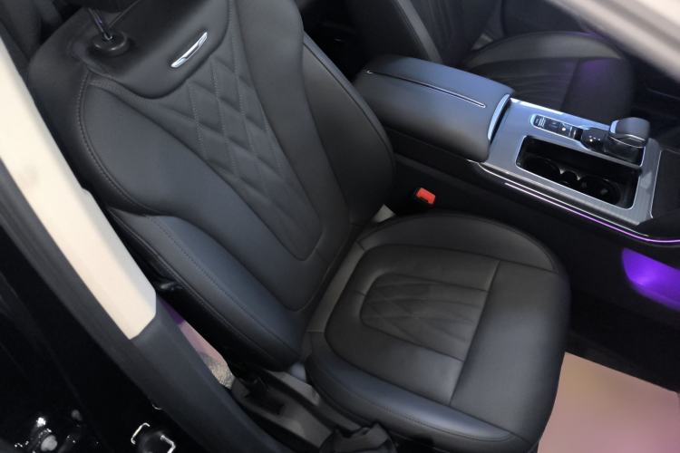 Used Hongqi HS7 PHEV 
