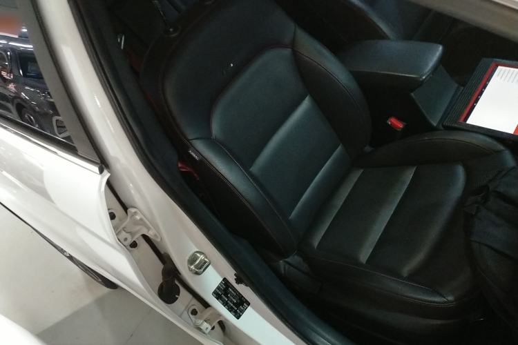 Used Hyundai Elantra 2019 1.4T Dual-Clutch Xuan Dong · Dynamic Model
