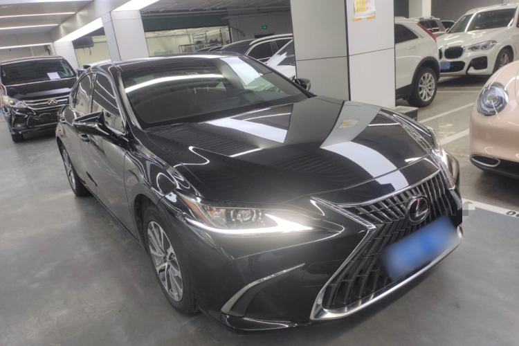 Used Lexus ES 2022 300h Excellence Edition
