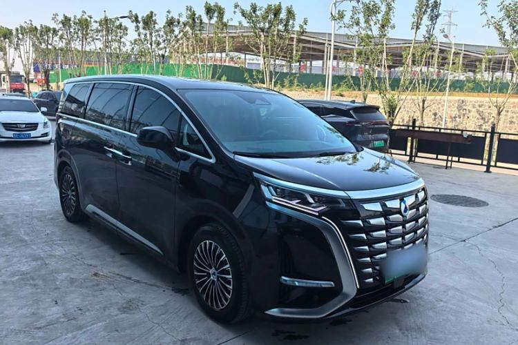 Used Denza D9 2022 DM-i 970 Four-Wheel Drive Flagship Model
