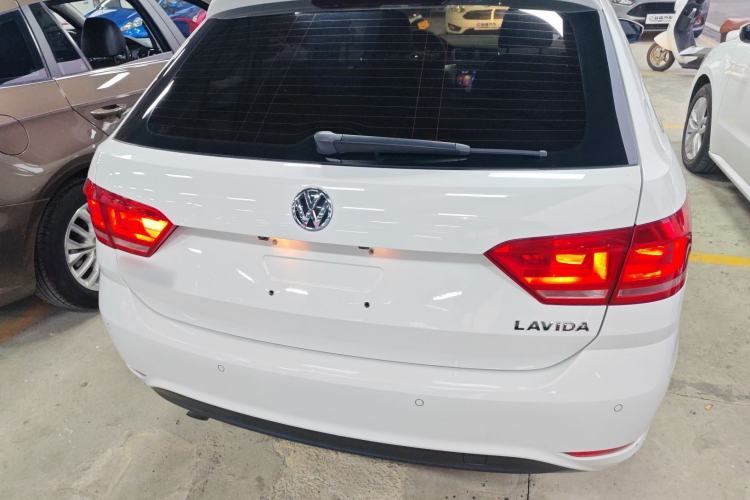 Used Volkswagen Gran Lavida 2015 1.6L Automatic Fashion Edition
