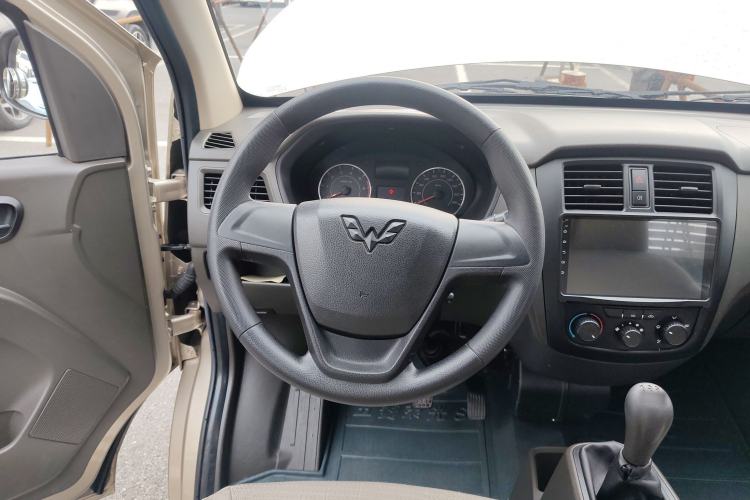 Used Wuling Rongguang S 2023 1.5L Base Version 5/7 Seats
