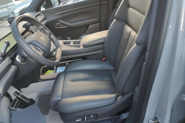 Used Nio ES8 2023 75 kWh Executive Edition
