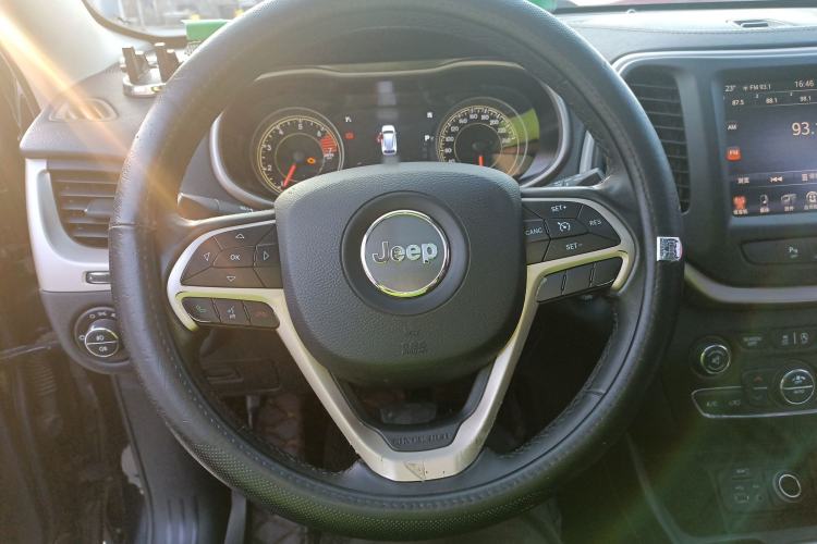 Used  Cherokee 2016 2.4L Leading Smart Version