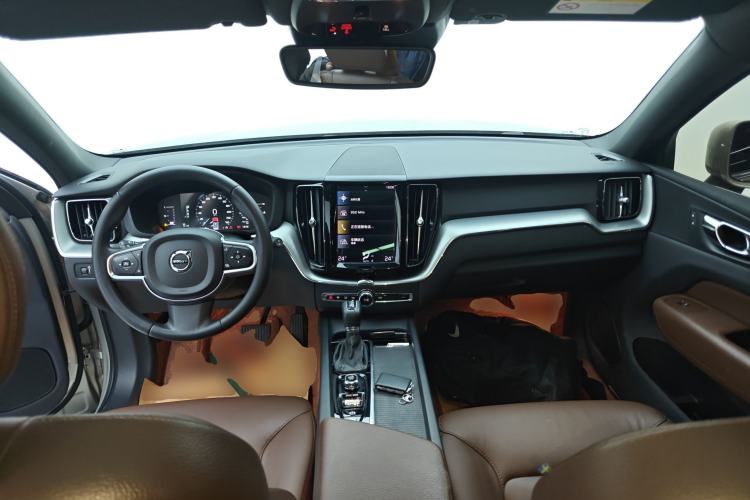 Used Volvo XC60 2021 T5 4x4 Smart Luxury Edition
