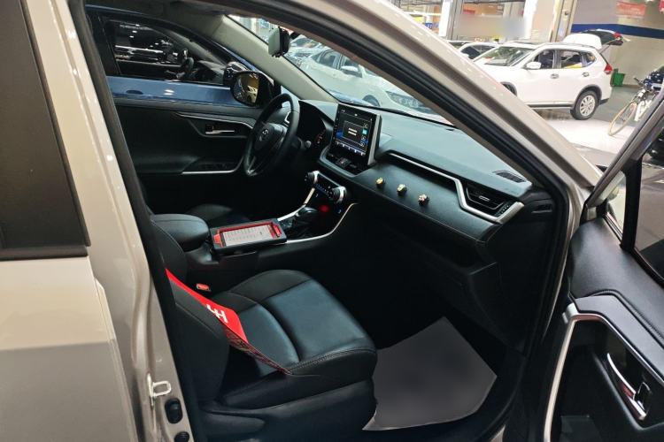 Used Toyota Wildlander 2022 2.0L CVT Two-Wheel Drive Luxury Edition
