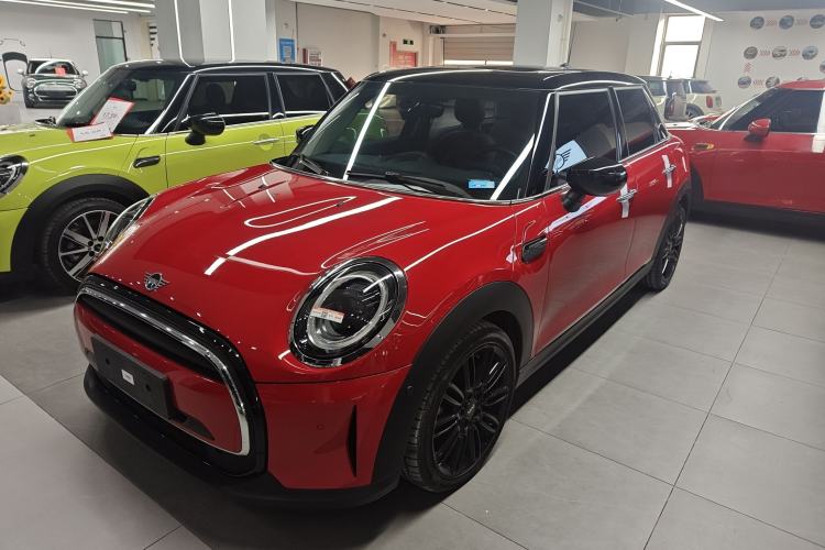Used MINI MINI 2022 Updated 1.5T COOPER Artist Five-Door Edition