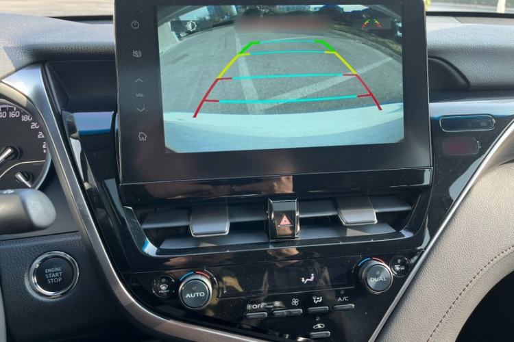 Used Toyota Camry 2021 2.0G Luxury Edition
