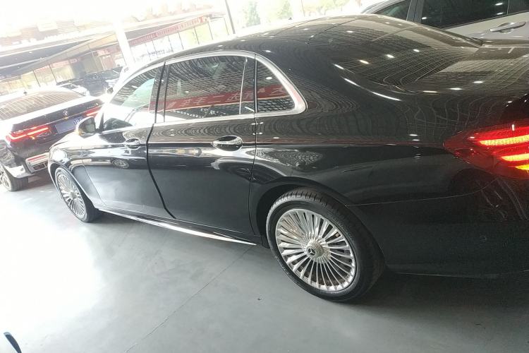 Used Mercedes-Benz E-Class 2019 E 300 L Sporty and Stylish Model
