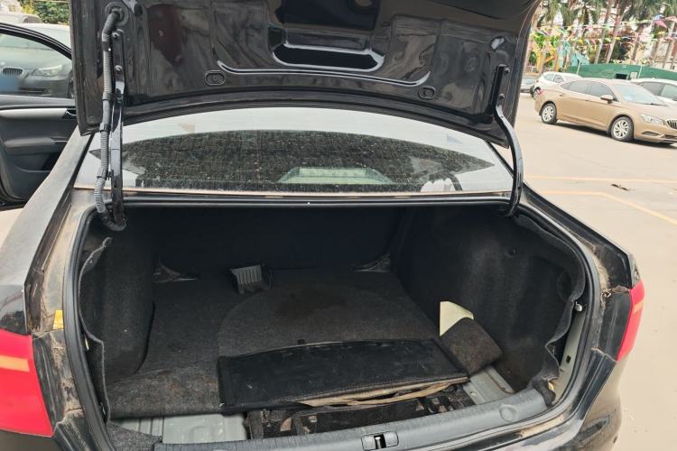 Used Volkswagen Lavida 2013 Revised Classic 1.6L Automatic Fashion Edition