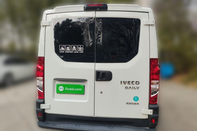 Used Iveco Eurocargo 2021 3.0T Automatic Chao Rui Short Wheelbase Low-Roof Side-Sliding Door F1C