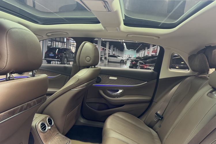 Used Mercedes-Benz E-Class 2022 Second Facelift E 260 L 4MATIC
