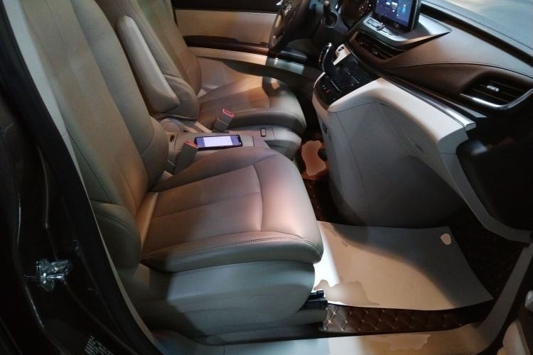 Used Buick GL8 2023 Land Executive Class Smart Enjoyment Model
